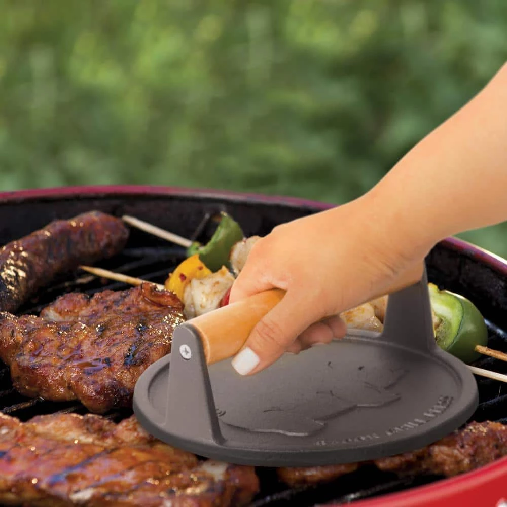 Pre-Seasoned 7 in. Cast Iron Round Grill Press by Commercial CHEF - Image 5