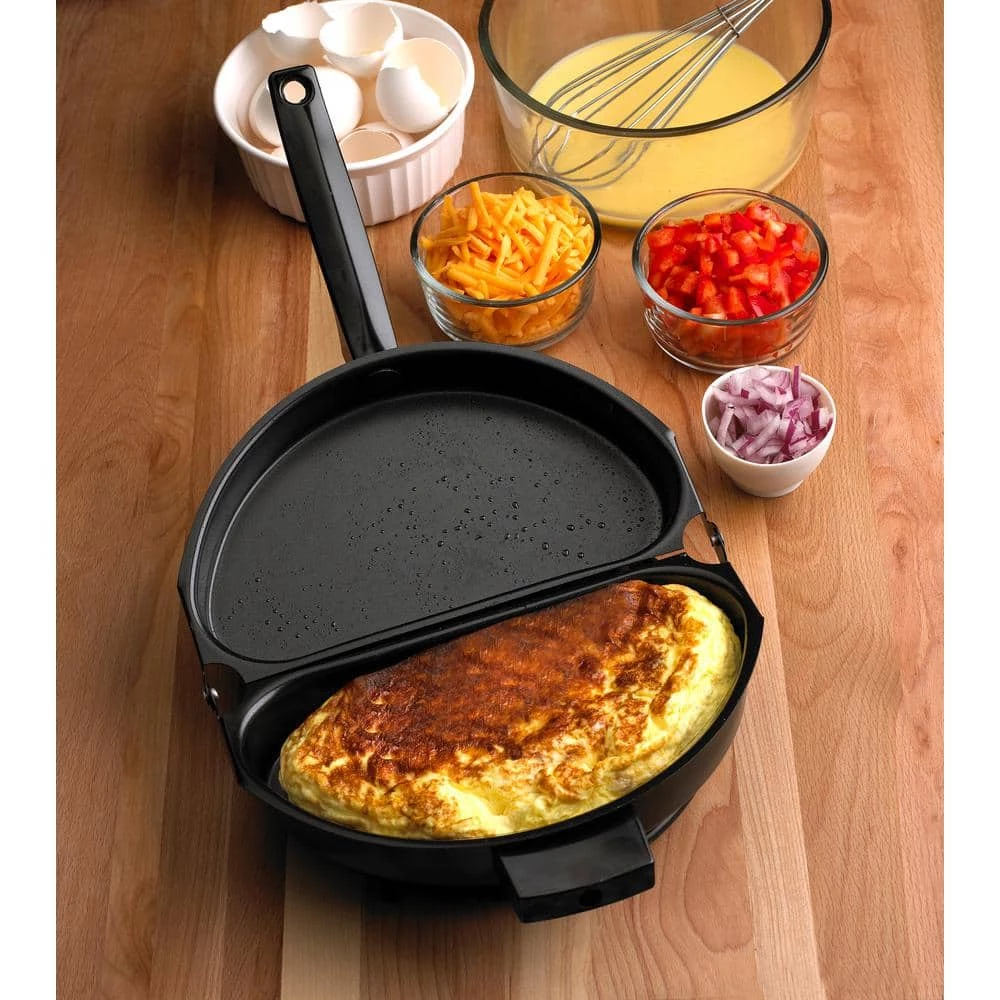 Non-Stick Folding Omelette Pan by Fox Run - Image 3