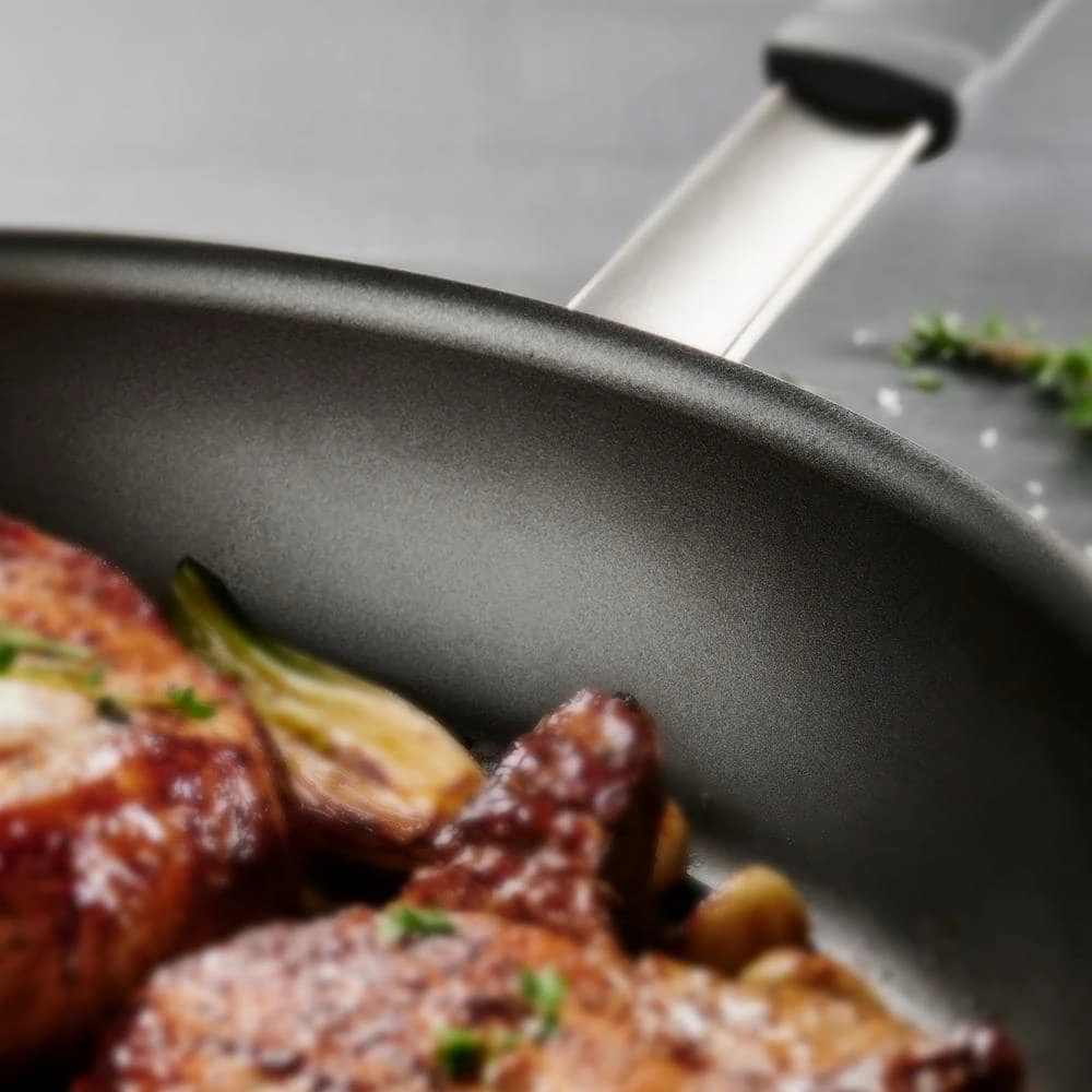 Professional Fusion 10 in. Aluminum Frying Pan in Satin Silver by Tramontina - Image 4